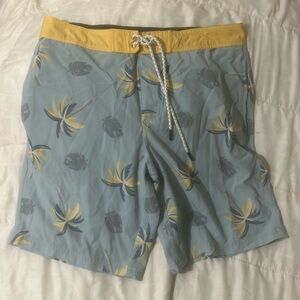 Surf shorts island style size 31